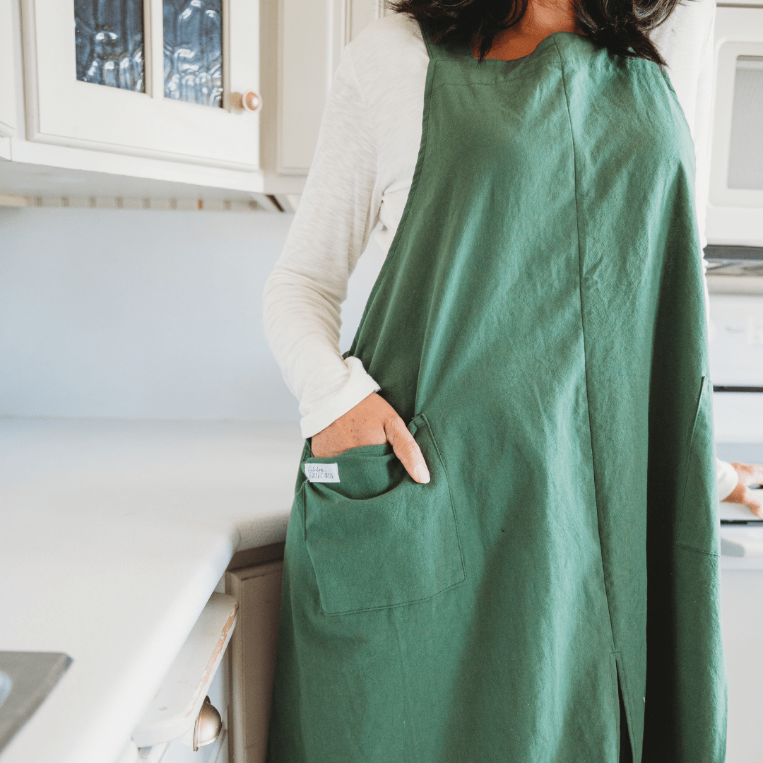 Ms Reliable Crossback Apron - Wilted Spinach