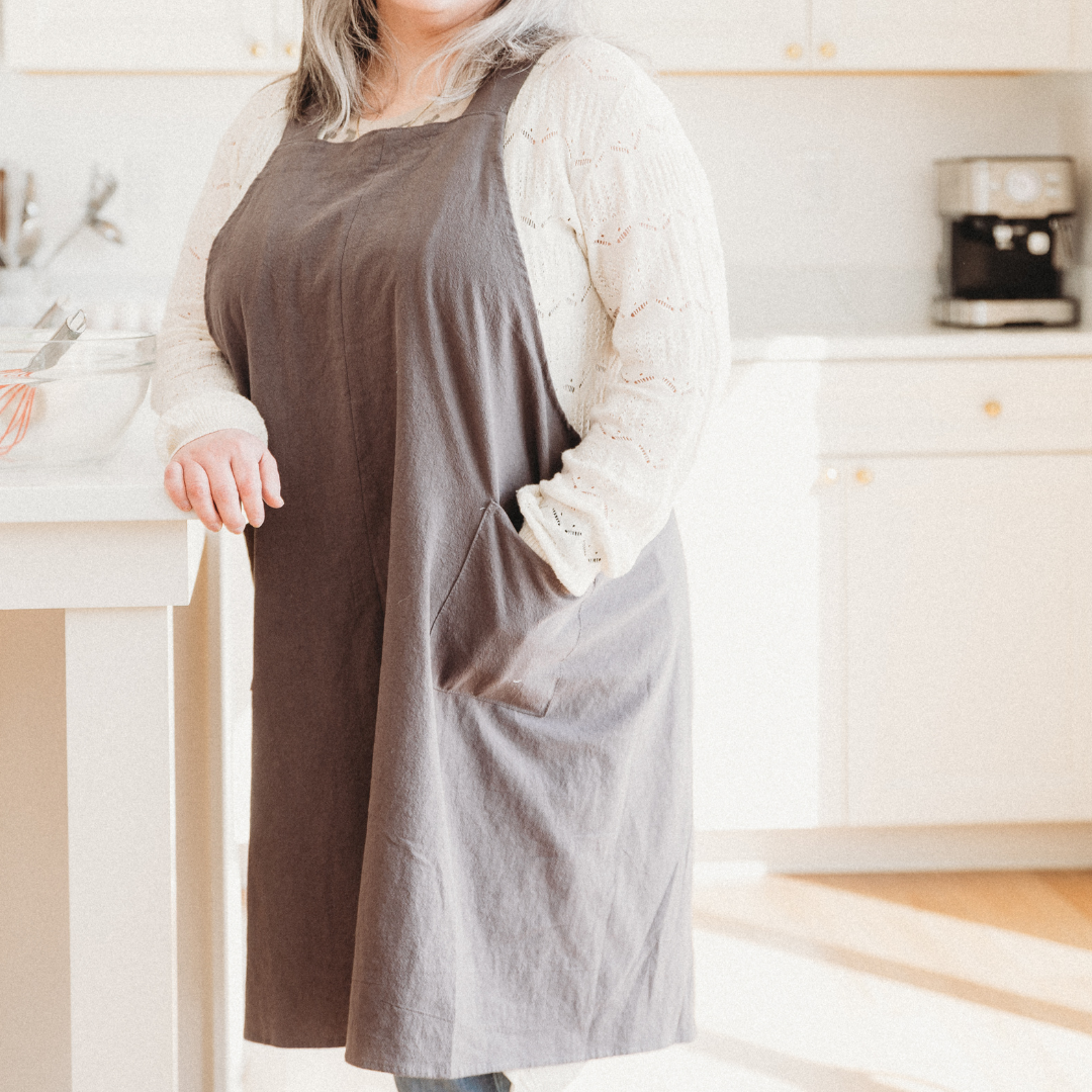 Ms Reliable Crossback Apron - Cast Iron