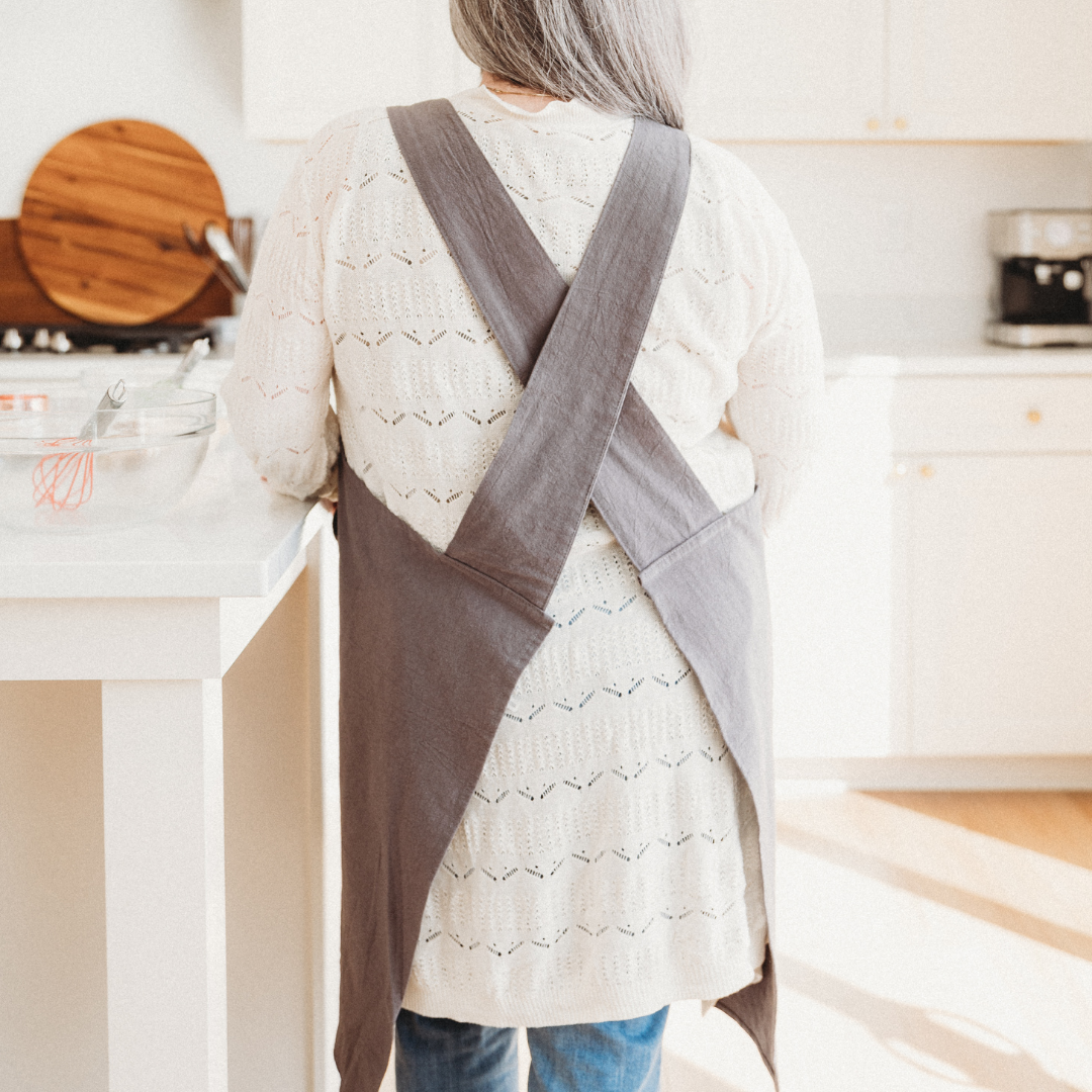 Ms Reliable Crossback Apron - Cast Iron