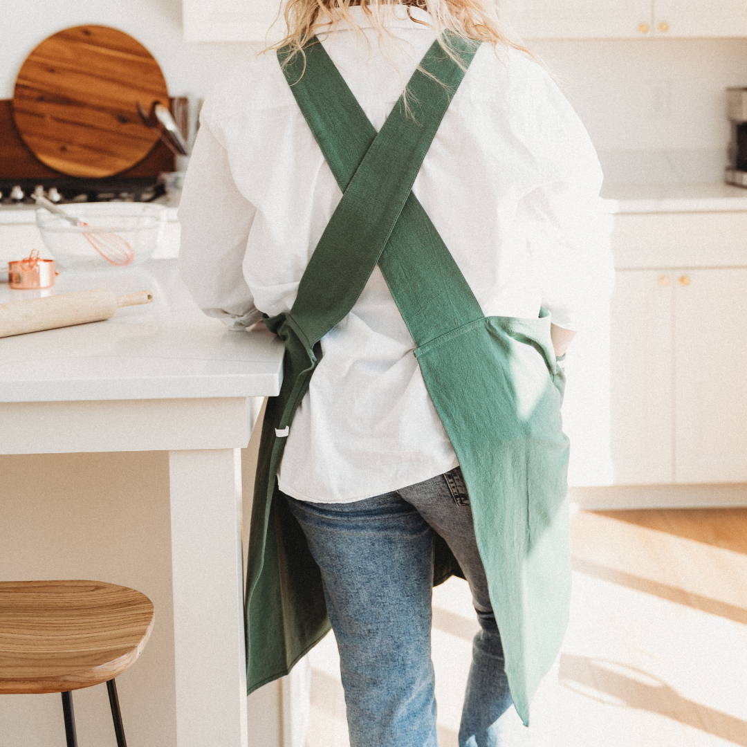 Ms Reliable Crossback Apron - Wilted Spinach