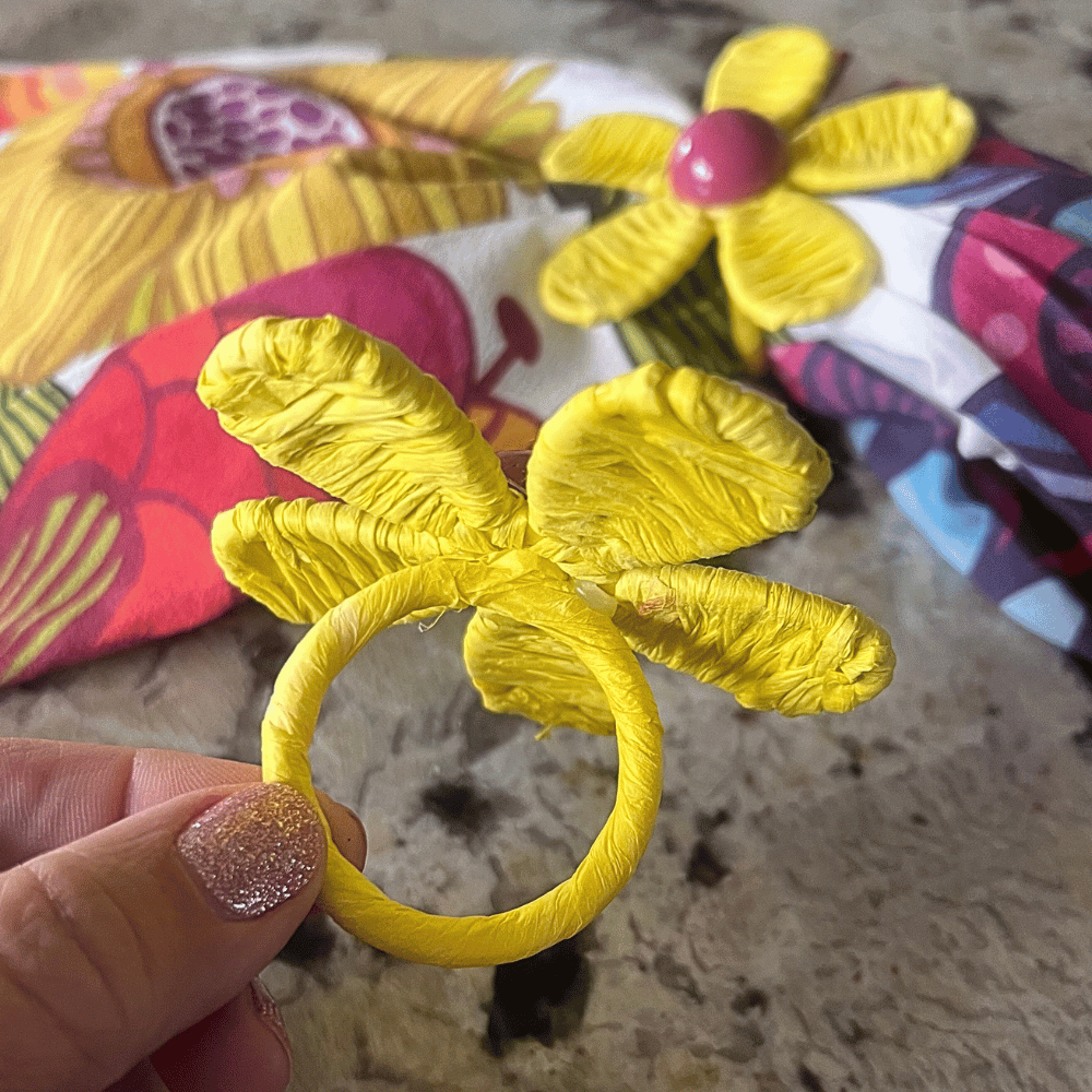 Pink Daisy Towel Topper™