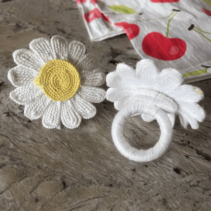 Daisy Pop Towel Topper™
