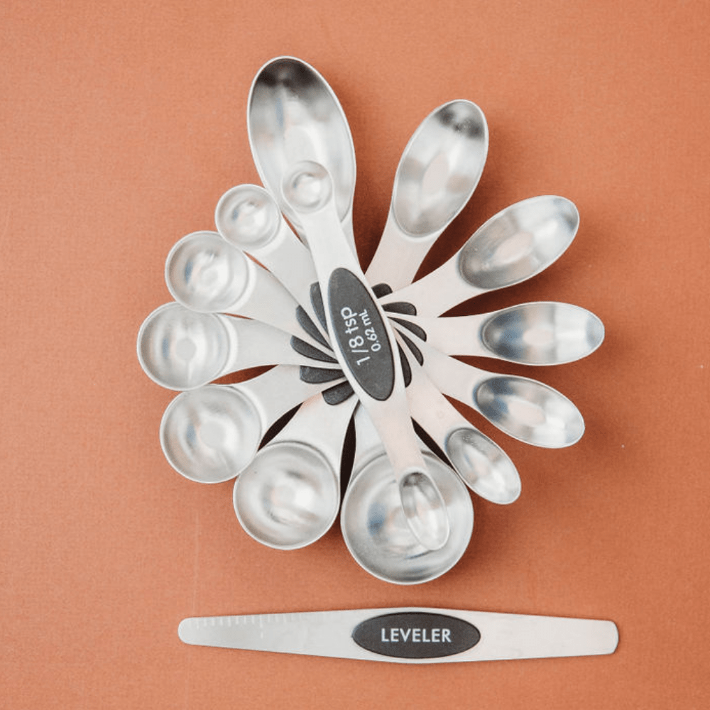 Restaurantware Met Lux Measuring Spoon Set, 1 Premium Magnetic Measuring Spoon Set - Dual-Sided, with Leveler, Black Stainless Steel Spoon Set, with